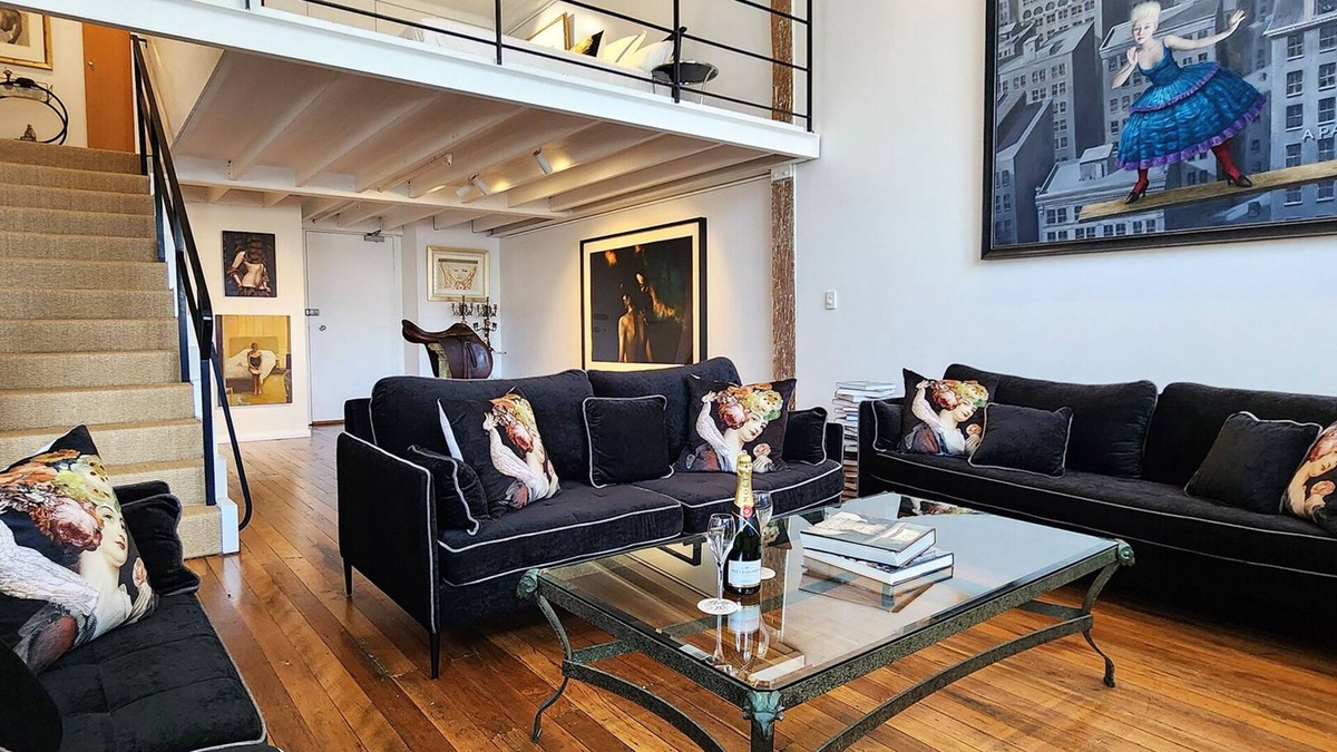 Rushcutters Bay Apartment | Superb Warehouse Conversion - 2 Bedrooms | 1.5 Bathrooms | Parking