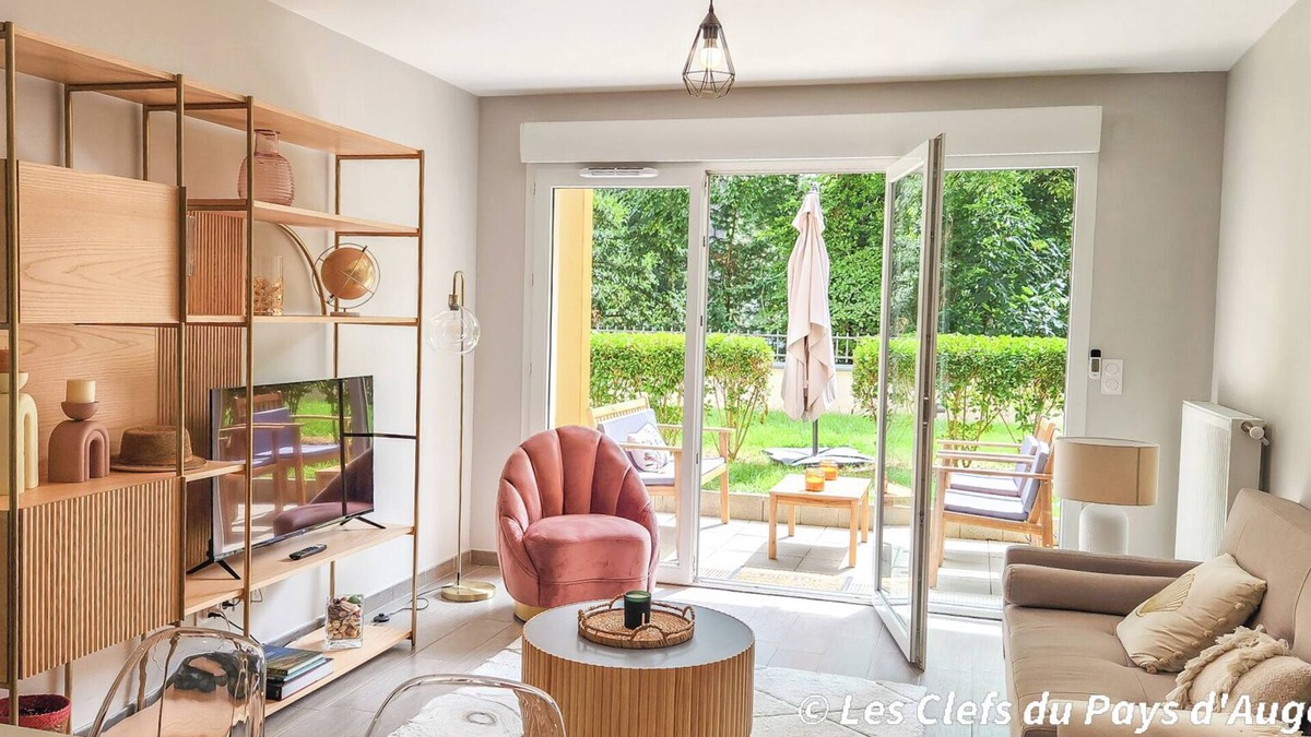 Benerville-sur-Mer Apartment | Superbe Appartement à 2 pas de la Mer, Rez-de-jardin, 2 Chambres, Parking Privé