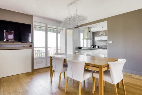 Boucle - Gros Caillou Apartment | Superbe Appart 3ch Terrasse Vue sur Lyon et garage