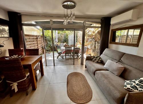 Bastide Giraud Apartment | Superbe appartement 2 pièces avec piscine et parking, proche de la mer