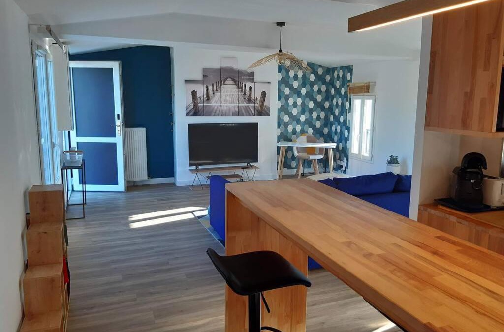 La Roche-Chalais Apartment | Superbe appartement rénové 4 personnes Le Zen Scandi au centre ville - Draps - Serviettes Parking -