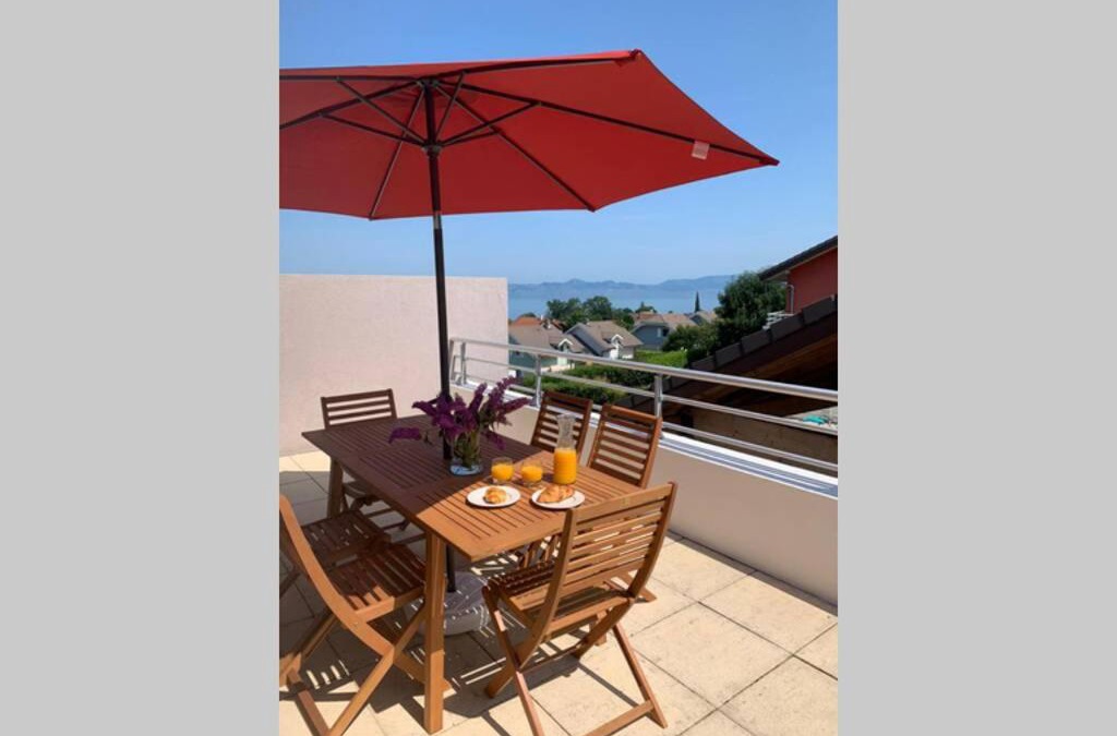 Evian-les-Bains Apartment | Superbe appartement au calme avec vue sur le Lac.