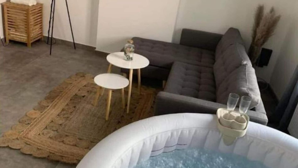 Vaux-sous-Chevremont Apartment | Superbe Appartement Avec Jacuzzi