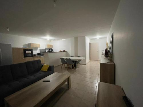 Koungou Apartment | Superbe appartement avec grande terrasse couverte