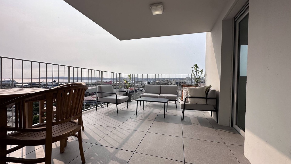 Euromed - La Joliette Apartment | Superbe Appartement en Résidence Avec vue sur mer et Coucher de Soleil