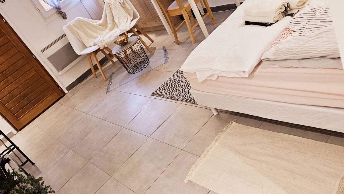 Orsay Apartment | Superbe Appartement Neuf à Proximité de la Gare du RER B LE Guichet