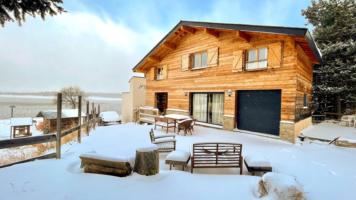Matemale Ski Chalet | Superbe Chalet 125 m2 au Bord du lac de Matemale à 10 Minutes des Pistes