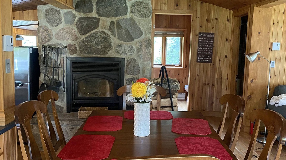 Montcalm Ski Chalet | Superbe Chalet au Coeur de la Nature et à Proximité D'un Corridor Aérobique