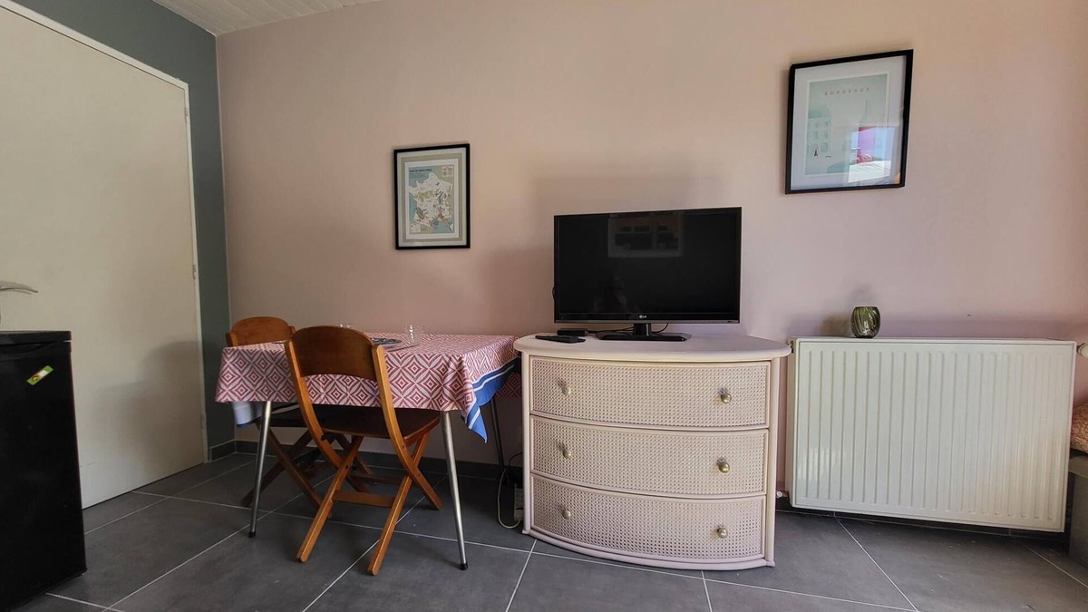 Ludon-Medoc Apartment | Superbe Logement Proche de Bordeaux, Route des Châteaux