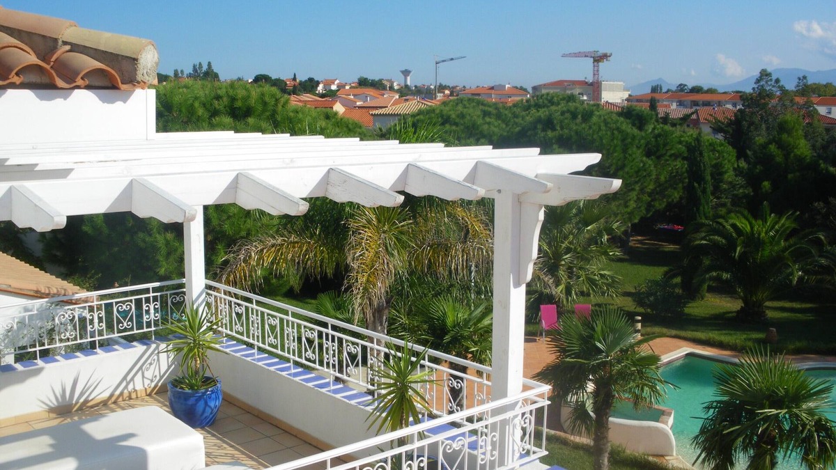 Cabestany Villa | Superbe villa méditerranéenne spacieuse,lumineuse,calme, piscine, jacuzzi, parc,
