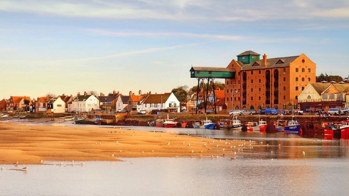 Wells-next-the-Sea House | Superbly located and refurbished four bedroom property five minutes walk to town