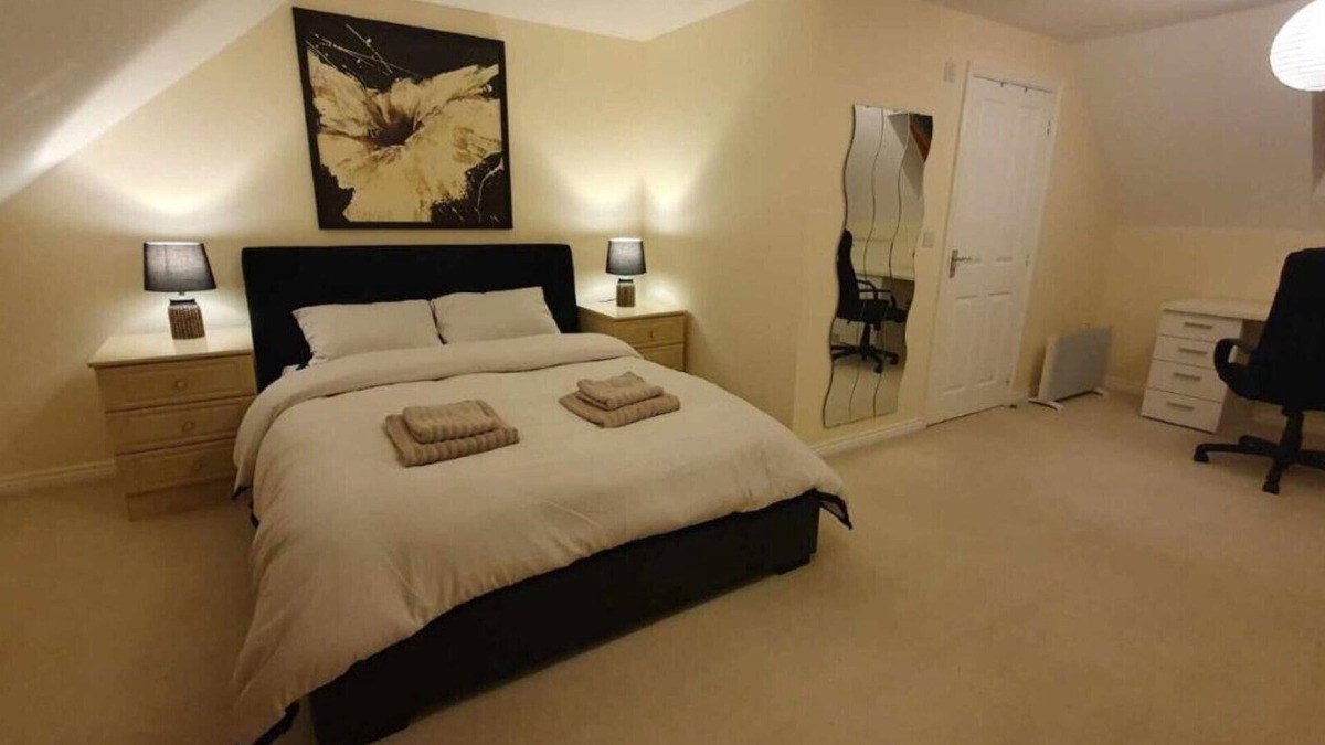 Cribbs Causeway House | Superbly located 3 bedroom luxury house in Cheswick Village