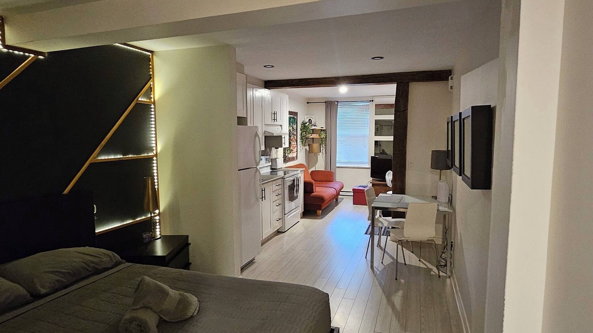 Hochelaga Apartment | Superbly renovated loft in a great location