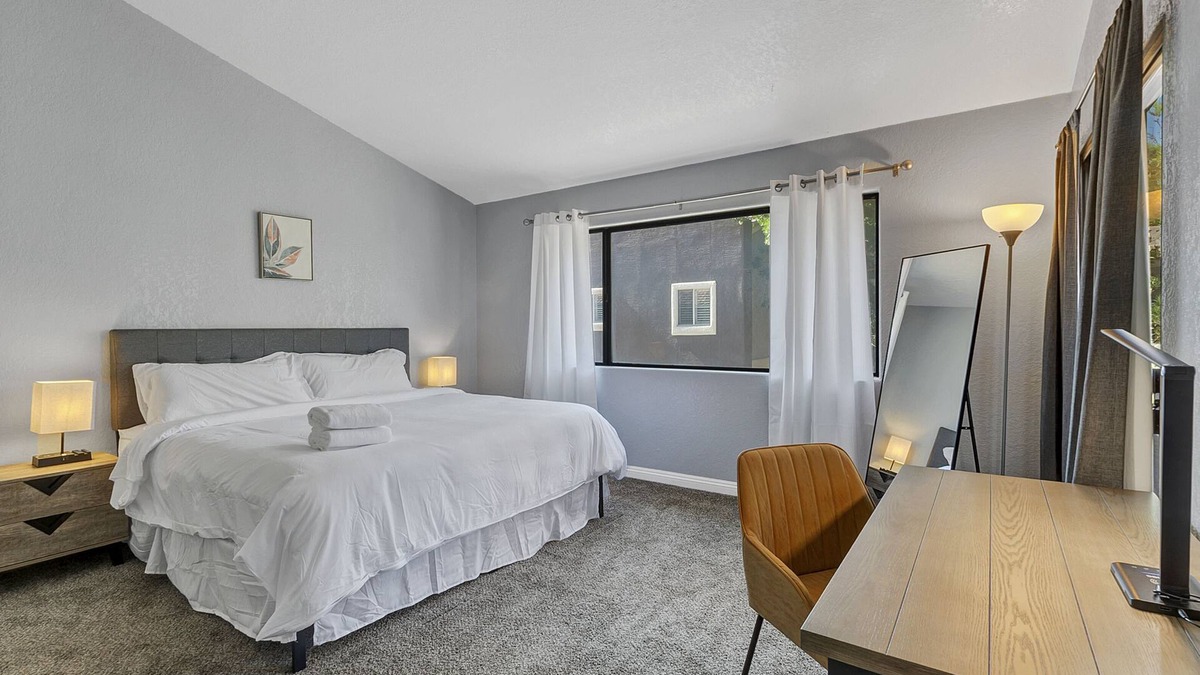 Spring Valley Apartment | Superhost 5 Star ⭐ Service with 2 Bedrooms