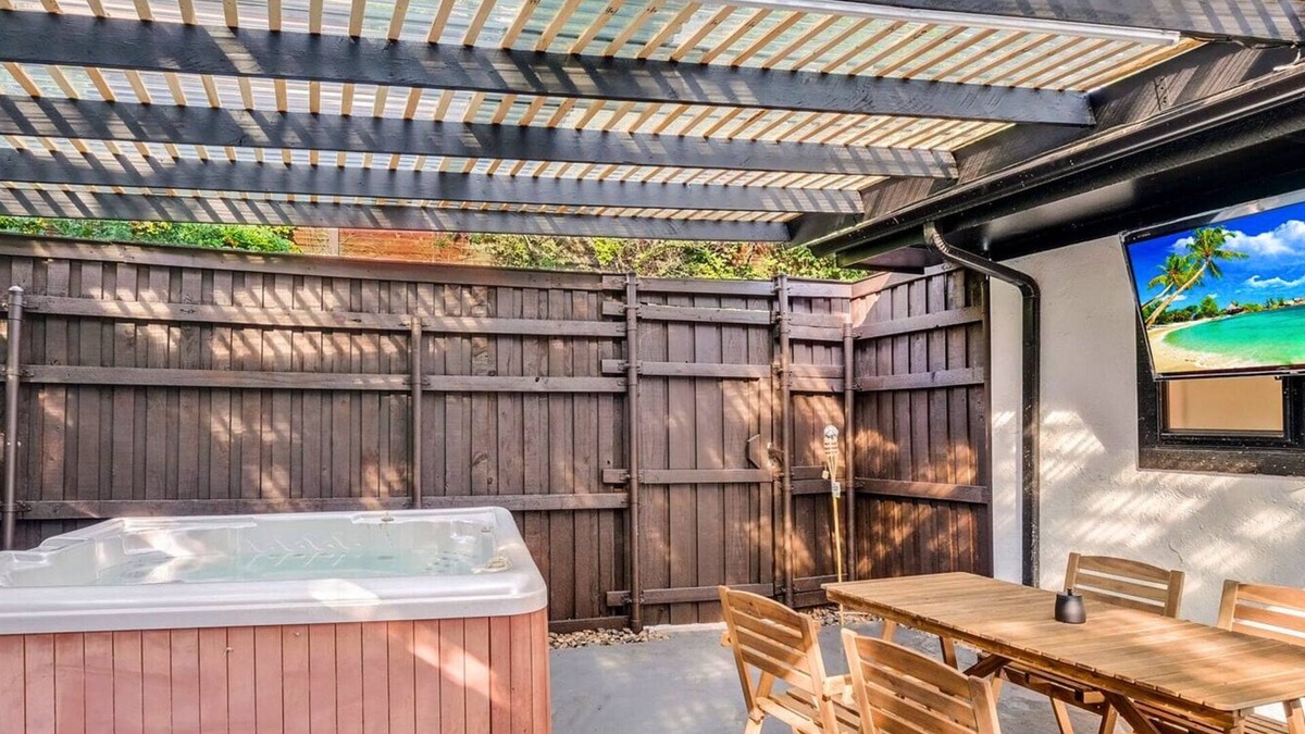 Northwest Dallas House | Superior 4BR/2B Home with Hot Tub & Grill