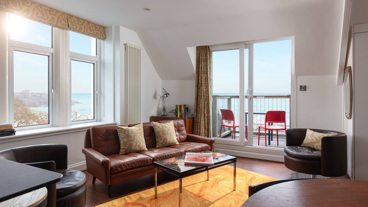 Maenporth Apartment | Superior Apartment - David Bowie & Friends