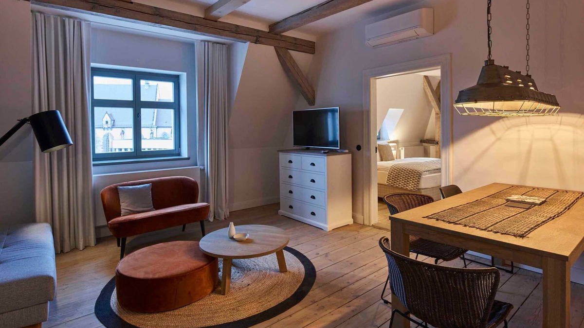 Goerlitz Apartment | Superior apartment - VIA's Appartements am Postplatz