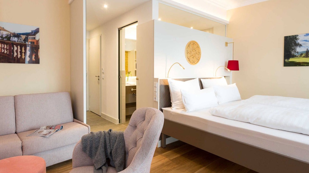 Amorbach House | Superior Double Room - Emich's Hotel