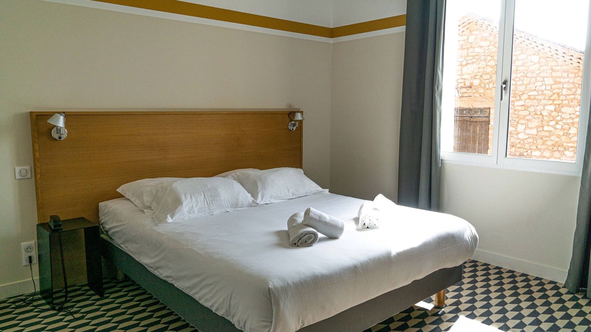 Roussillon Hotel | Superior Double Room with View at the Hotel La Maison des Ocres