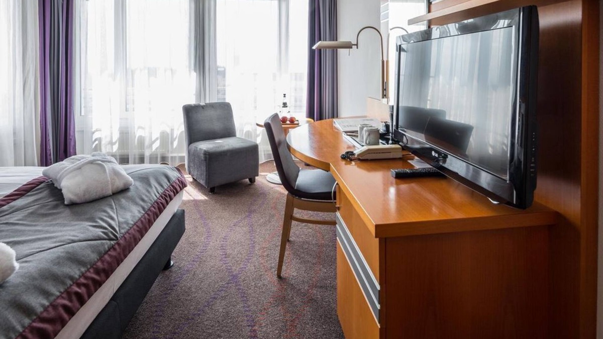 Leubnitz-Neuostra House | Superior Double Room - Ramada by Wyndham Dresden
