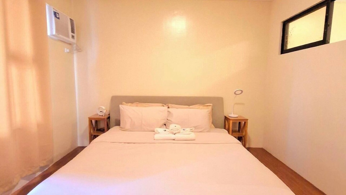 Malate Apartment | Superior King 1BR 1BA w/Balcony, Bayview, Pool, Netflix