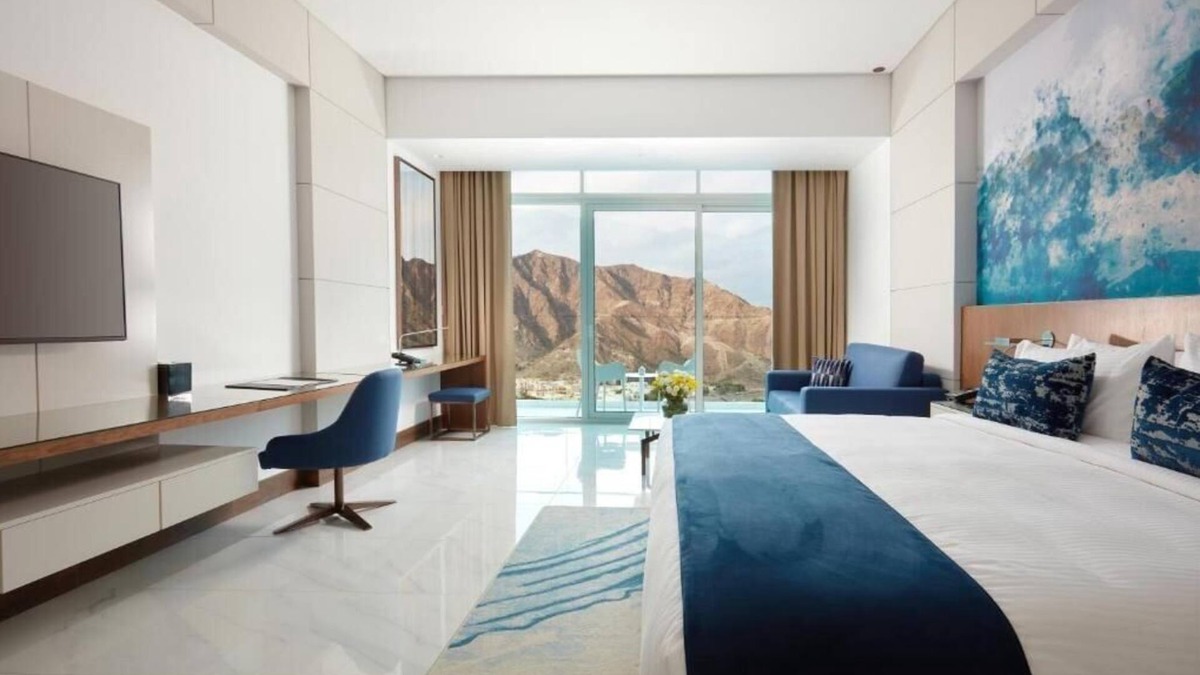 Al Aqah Apartment | Superior King Room Near Sandy Beach