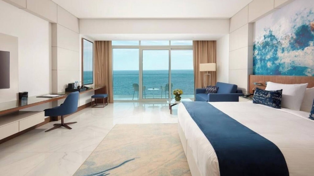 Al Aqah Apartment | Superior King Room Near Sandy Beach