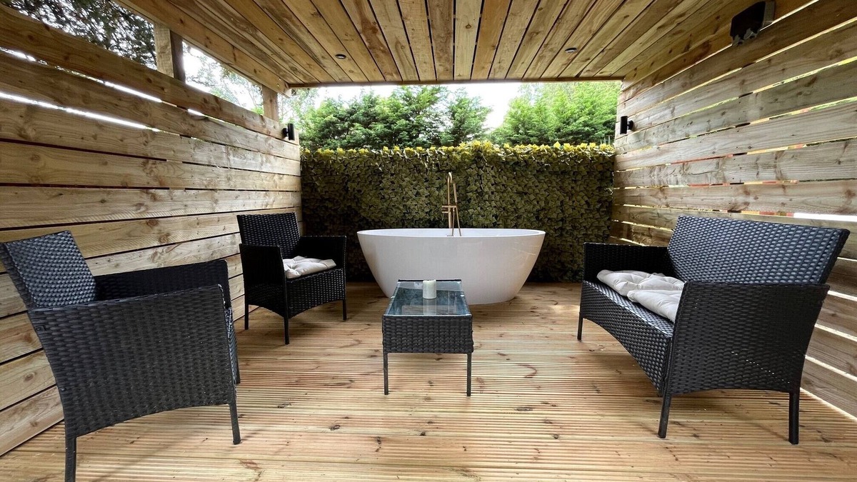 Matchams Apartment | Superior Lodge with Private Garden