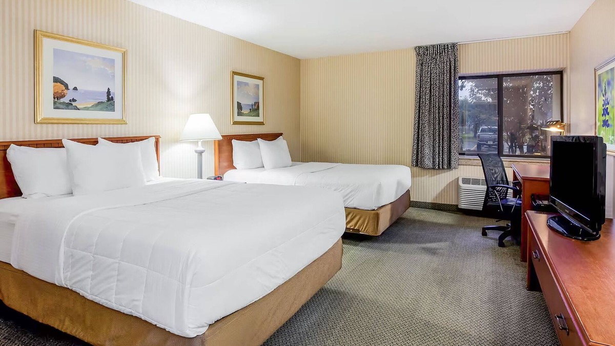La Crosse Hotel | Superior Queen Room With Two Queen Beds Non-Smoking