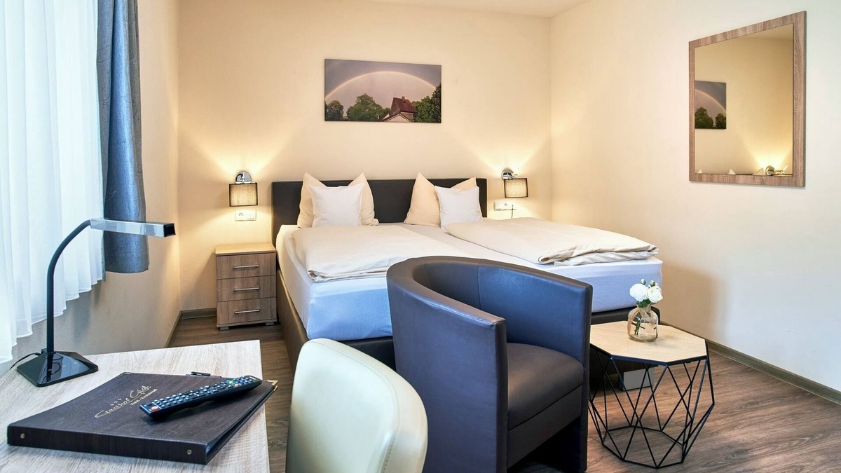 Neustadt an der Donau Apartment | Superior room Lugausturm (21sqm) with air conditioning