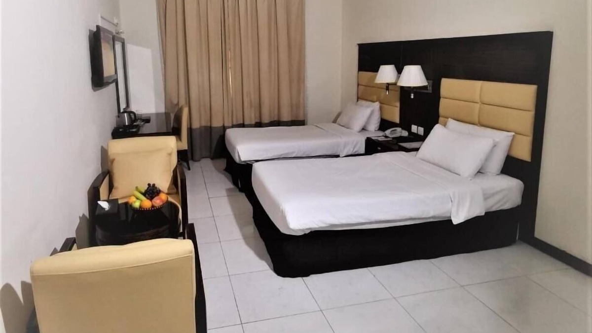 Naif House | Superior Room Near Nesto Hypermarket By Luxury Bookings