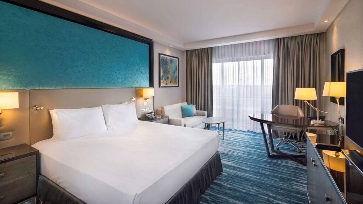 Al Ain Apartment | Superior Room Pool View Near Al Aini Park