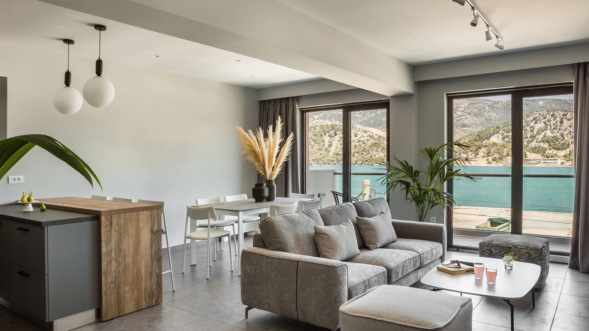 Argostoli Town Apartment | Superior Suite-3 bedroom-2 bathroom-Sea View/135m²