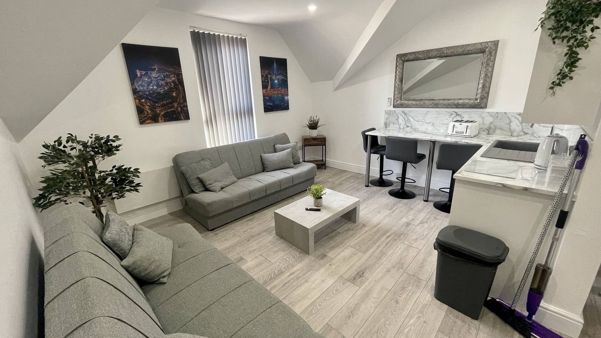 South Shore Apartment | Superior suite with spa bath