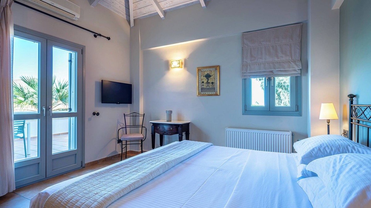 Longos Apartment | Superior Suites Afrodite & Artemis & Nafsika (50m²) 2-4 persons