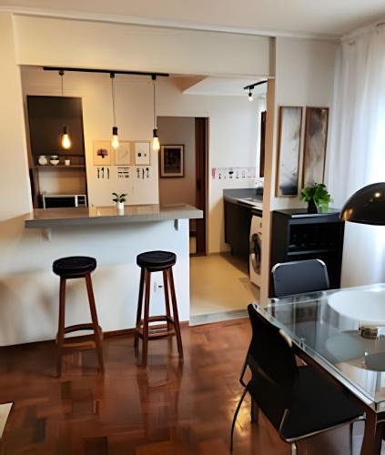 Auxiliadora Apartment | SUPERPRÁTICO-Amplo Apê com Garagem em bairro nobre