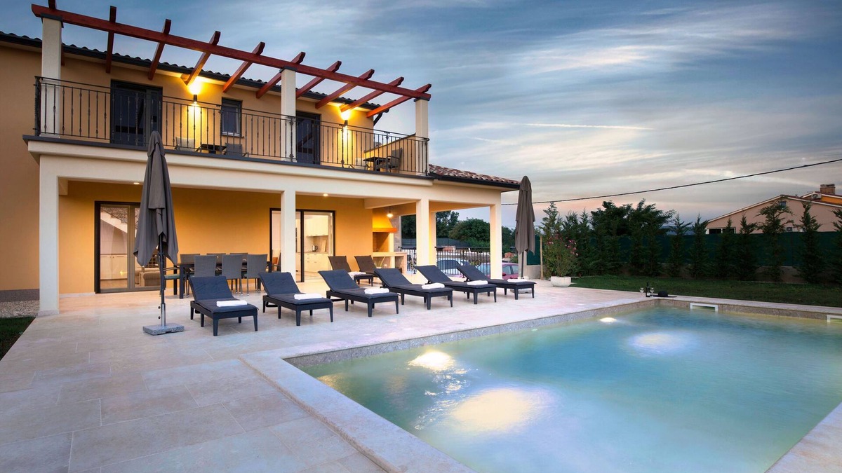 Nedescina Villa | Superschönes Ferienhaus mit Pool