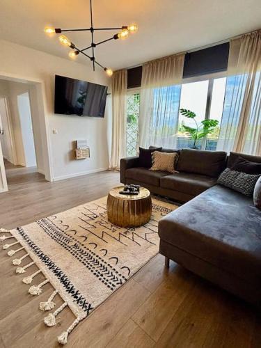 Herne Apartment | SuperSuite Boho 2Bdr Apartment Balkon Aufzug