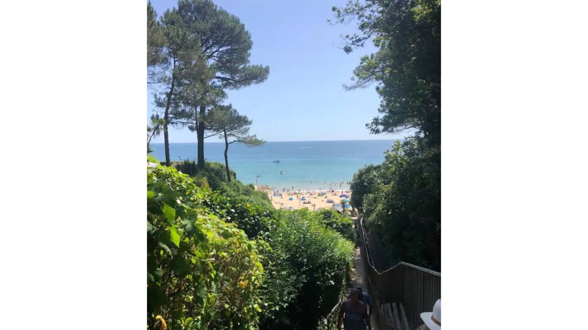 Westbourne Apartment | Sur la Mer - luxury beach retreat