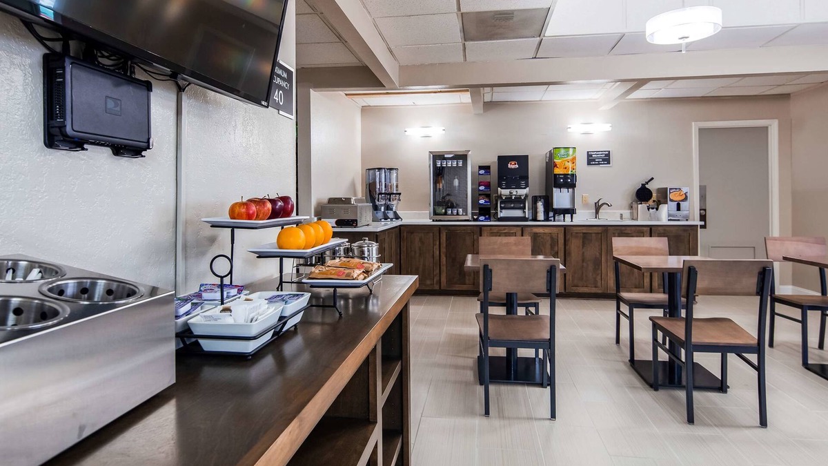 Higginsville Hotel | SureStay Hotel by Best Western Higginsville