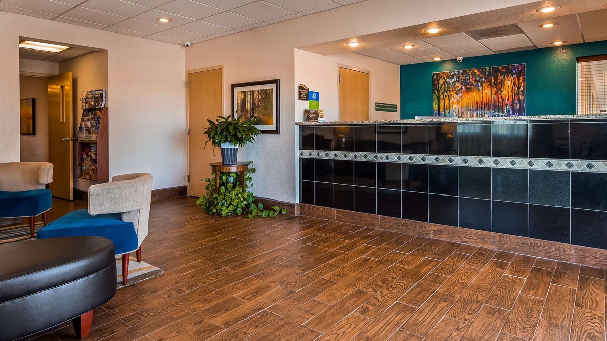 Ottawa Hotel | SureStay Hotel by Best Western Ottawa
