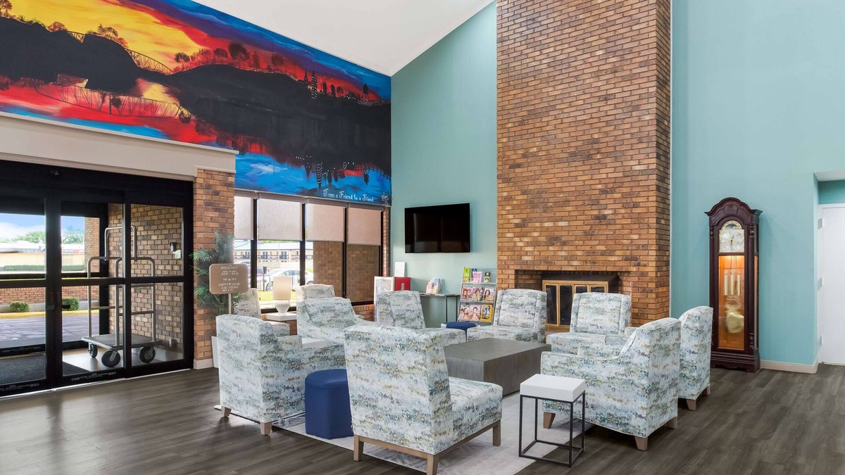 Greenwood Hotel | SureStay Plus Hotel by Best Western Greenwood