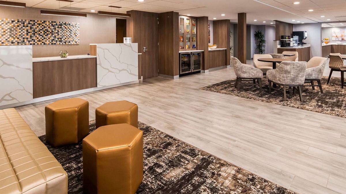 Lombard Hotel | SureStay Plus Hotel by Best Western Chicago Lombard