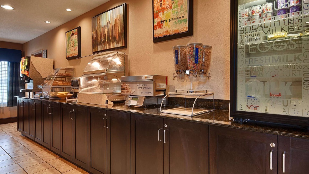 Roanoke Rapids Hotel | SureStay Plus Hotel by Best Western Roanoke Rapids I-95