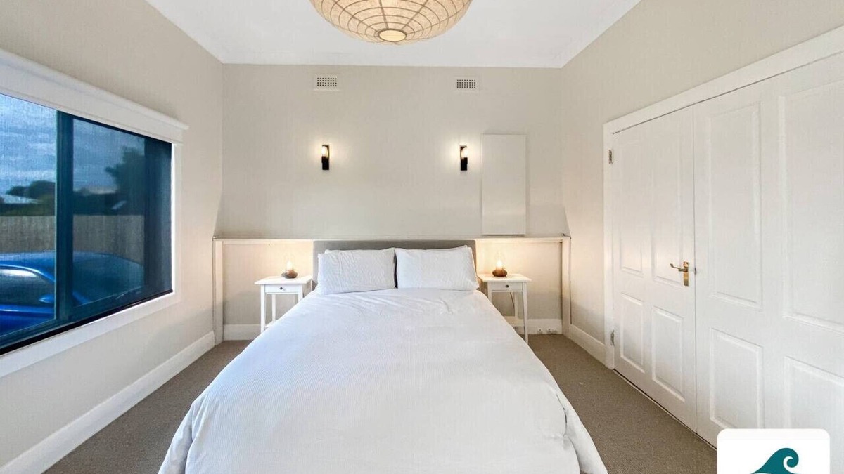Surf Beach House | Surf Beach Remote Retreat - Linen Included