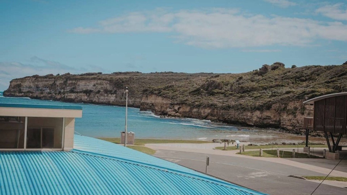 Port Campbell Villa | Surf break at Bayview villas SEA VIEW
