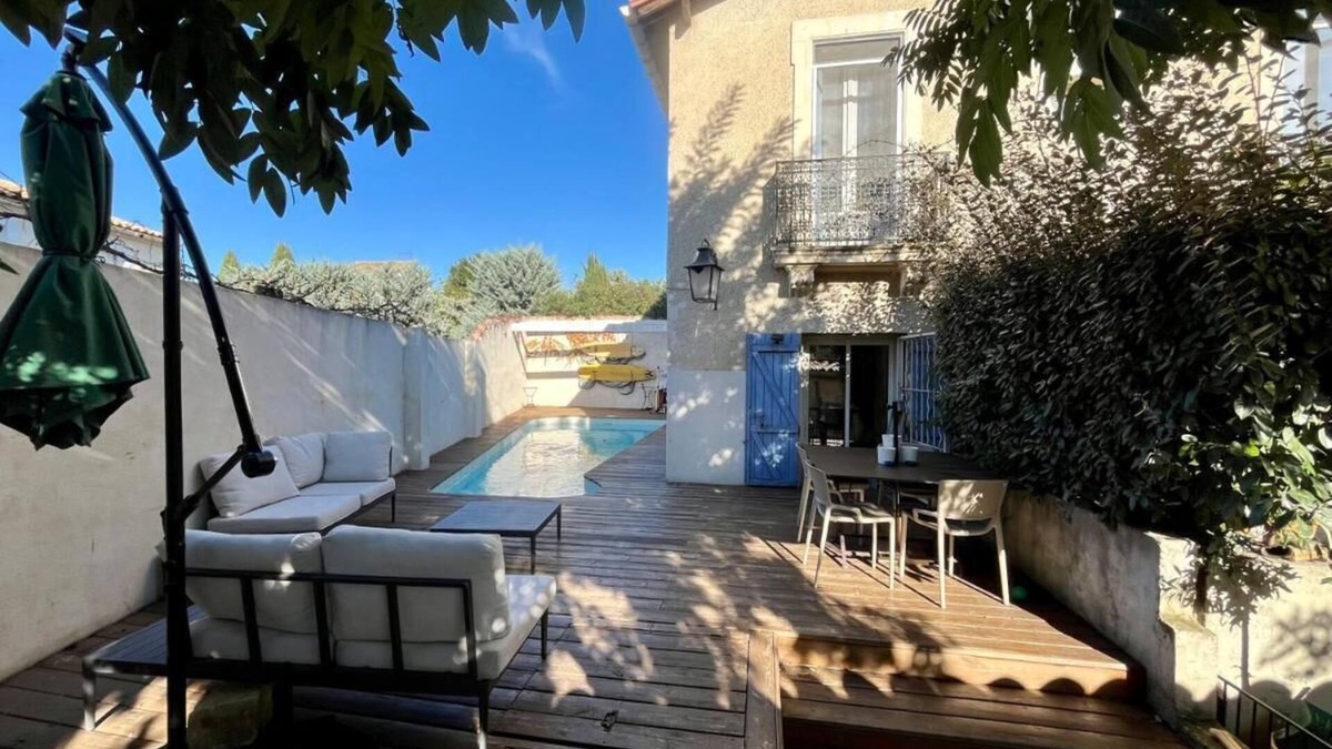 Aiguerelles House | SURF garden/pool villa, near town center, 10 minutes from beaches.