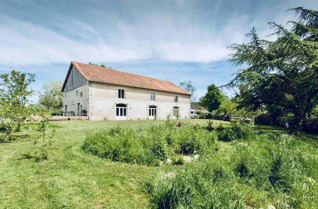 Jau-Dignac-et-Loirac House | Surf, Skate and Wine house.