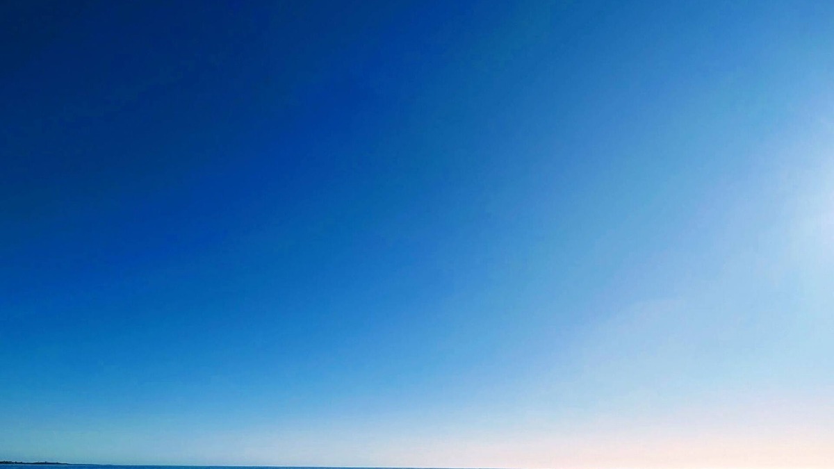 Singleton House | Surf Stay 3 Bedroom house 300m from the beach, Tennis court, Lawn Bowls and oval