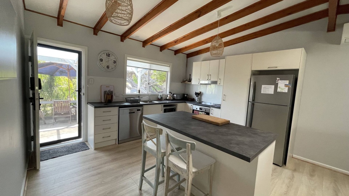 Middleton House | Surf Time - 3 minute walk to Middleton Beach
